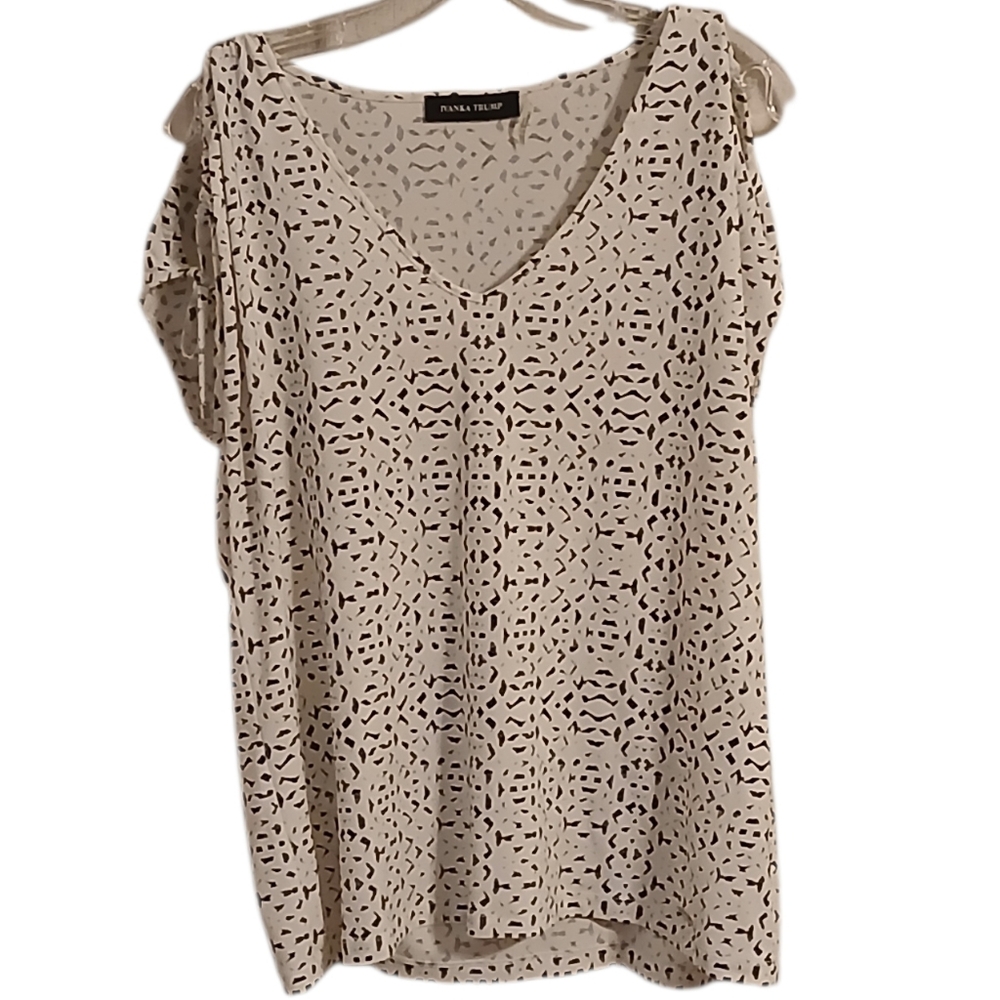 Ivanka Trump White and Black Cold Shoulder Top Size Medium
